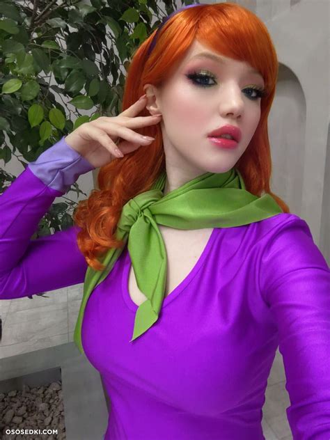 naked daphne blake